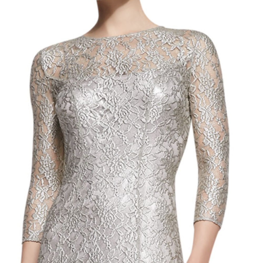 Kay Unger New York 3/4-Sleeve Scoop Neck Lace Gown